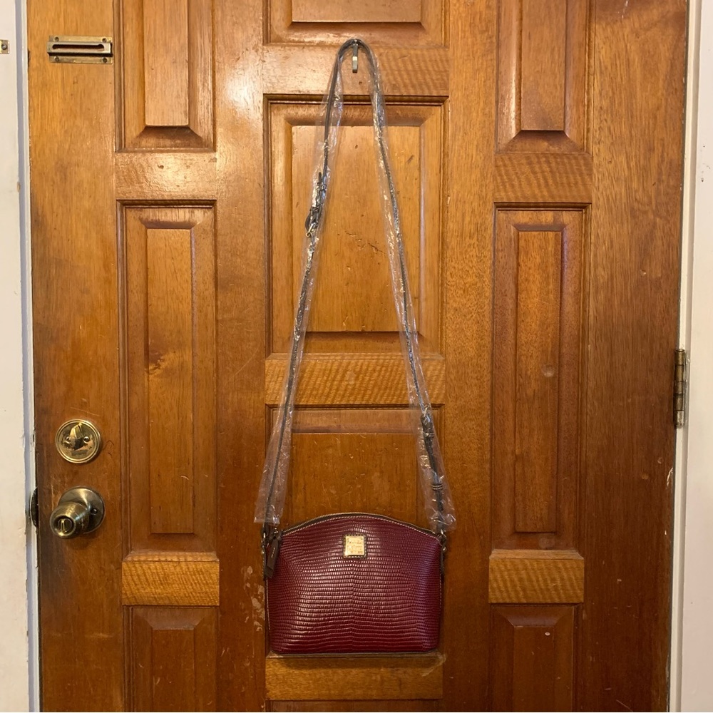 🎅🏻🎄NWOT Dooney & Bourke Lizard Embossed Suki Crossbody
